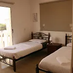 Nissi Villa