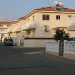 Nissi أيا نابا