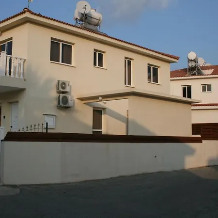 Villa Nissi *