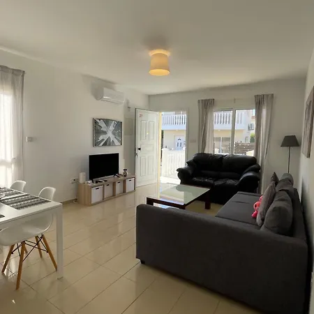 Nissi Villa